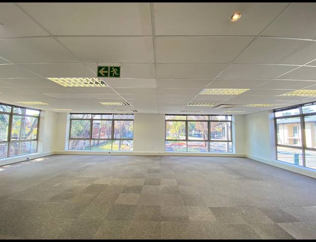 701M² OFFICE TO LET IN BRYANSTON